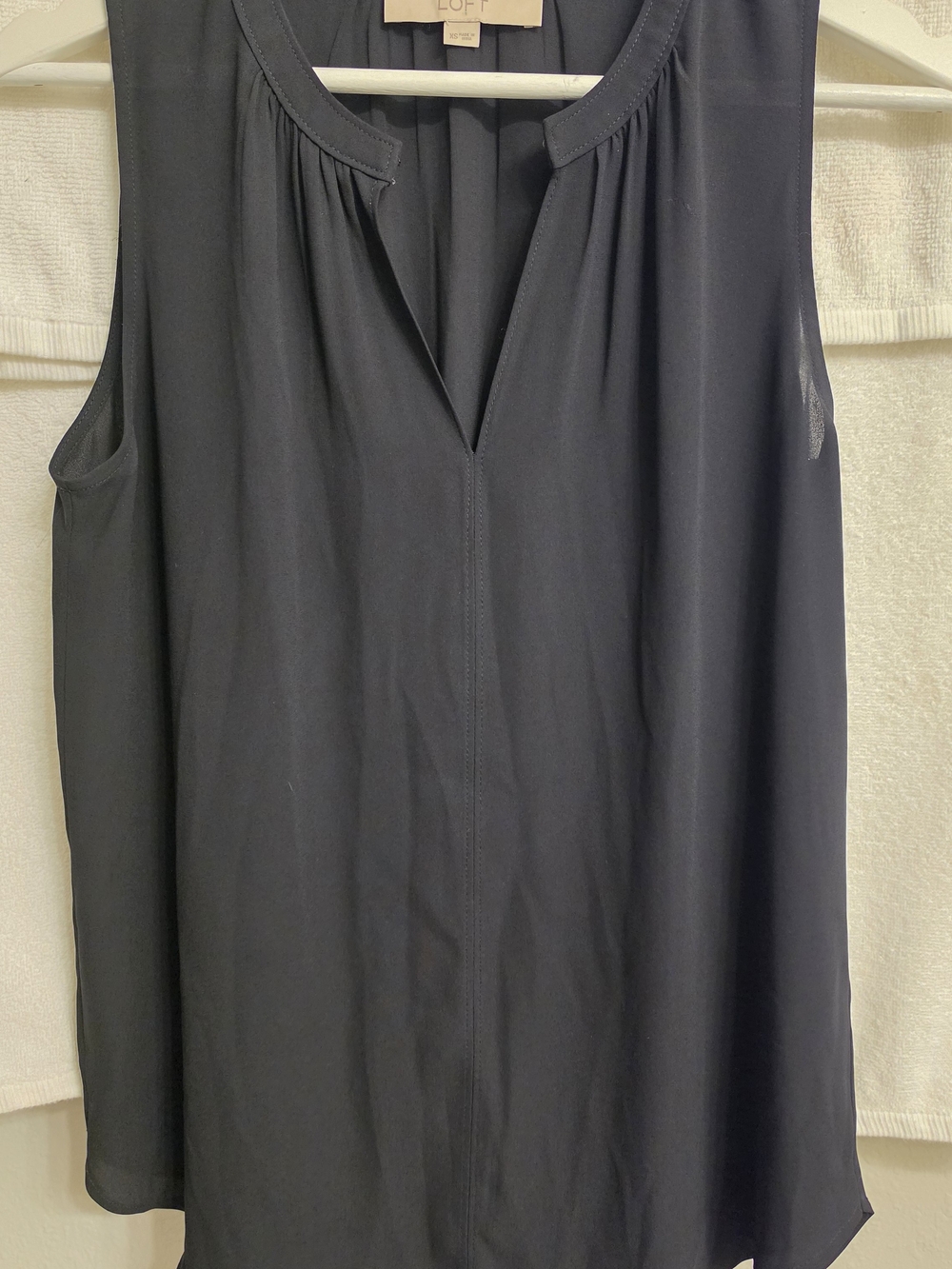 LOFT Black Sleeveless V-Neck Camisole Top